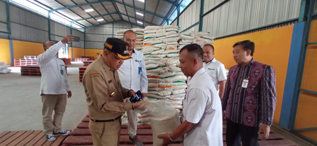 1 317 Ton Cadangan Beras Disalurkan Ke Warga Pemerintah Provinsi Jawa