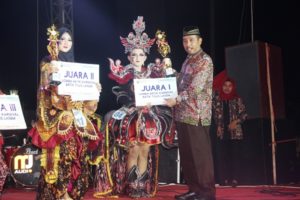 METAMORFOSA AJANG KREATIF PROMOSIKAN BATIK  LASEM  