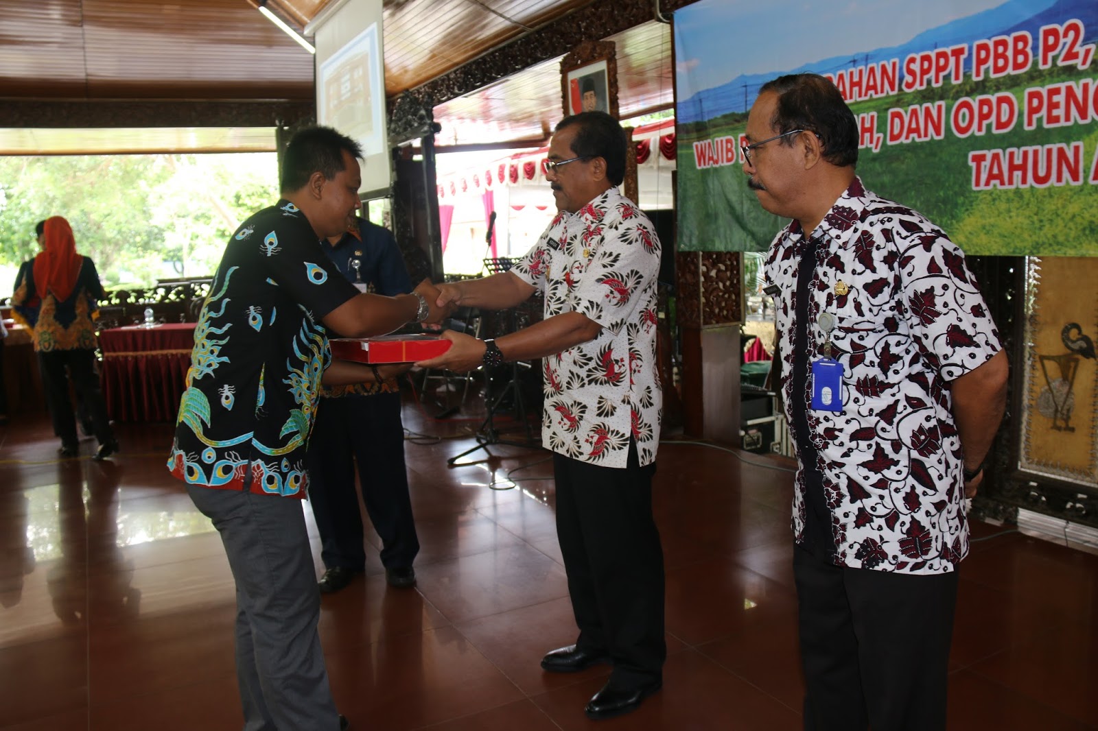 BUPATI AJAK MASYARAKAT TERTIB BAYAR PAJAK
