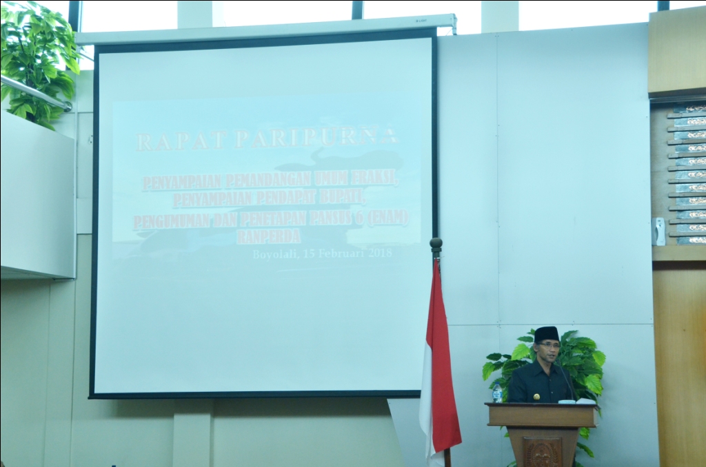 PANDANGAN UMUM EMPAT RANPERDA DAN DUA RANPERDA INISIATIF