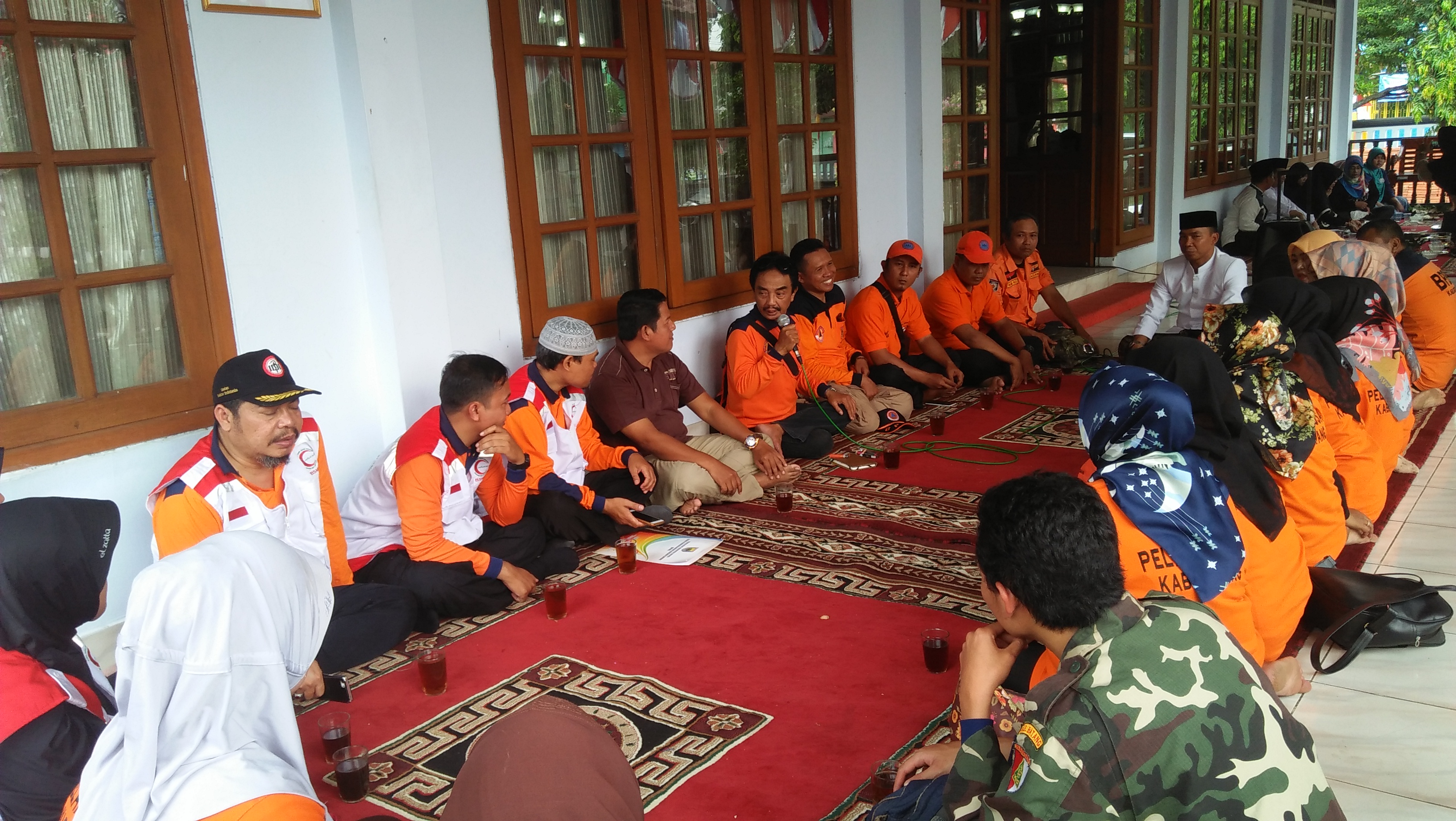 Bupati Batang Lepas Relawan Ke Lombok - Pemerintah Provinsi Jawa Tengah