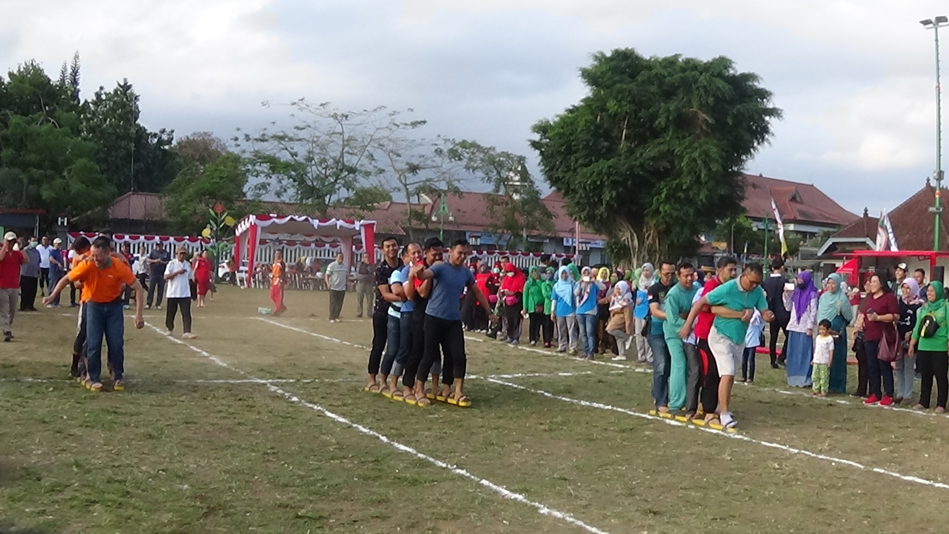 Lomba Olahraga Tradisional Ramaian Peringatan HUT RI - Pemerintah - Lomba Permainan Tradisional Kodim Jateng