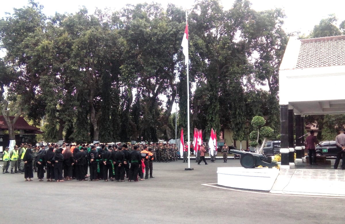 Bupati Pimpin Apel Bendera Pataka Kirab Satu Negeri