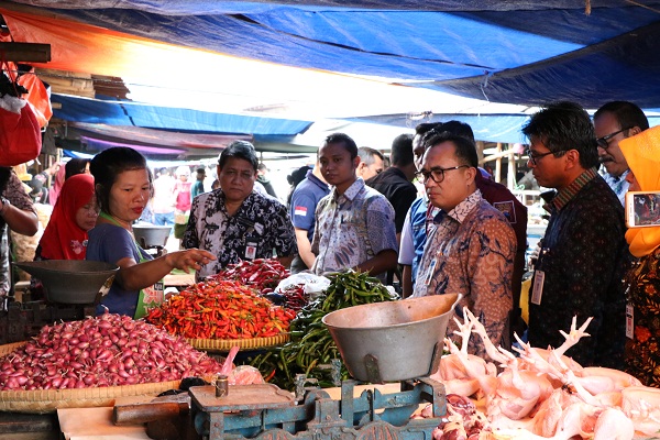 Jelang Natal Dan Tahun Baru, TPID Sidak Pasar - Pemerintah Provinsi ...