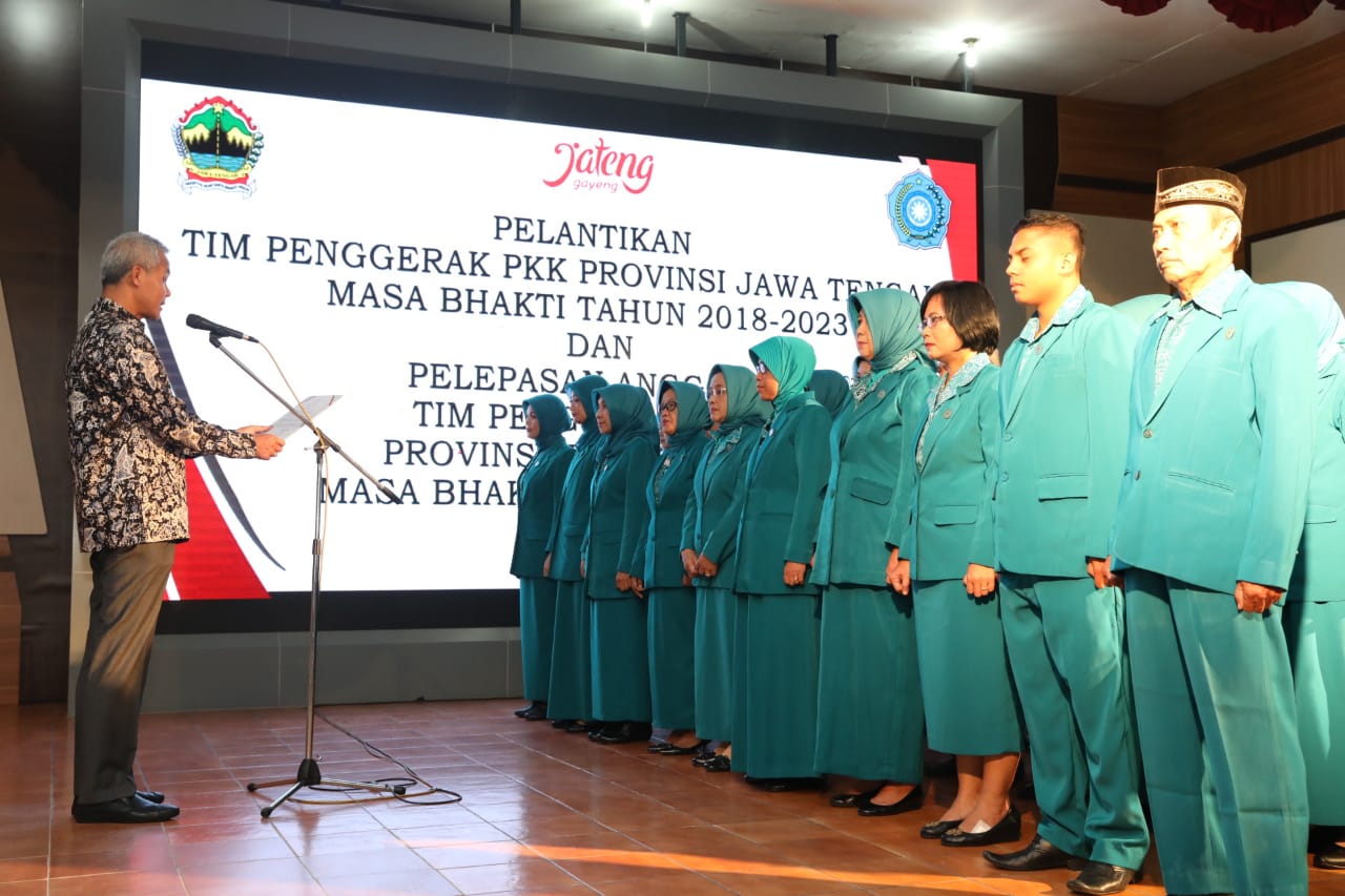 Ganjar Minta PKK Bikin Gerakan Sehari Bicara Baik