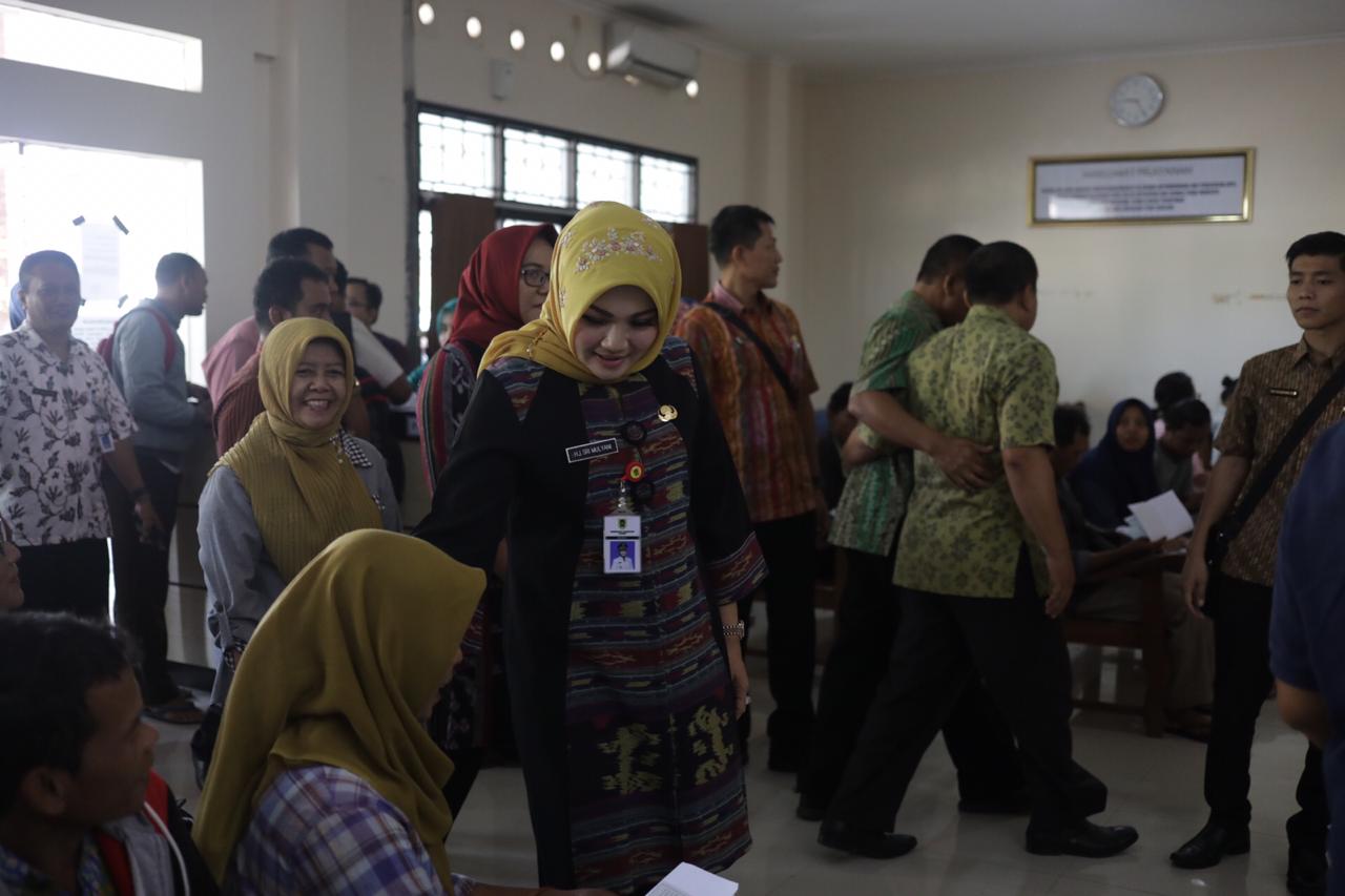 Bupati Klaten Tinjau Pelayanan KTP-elektronik