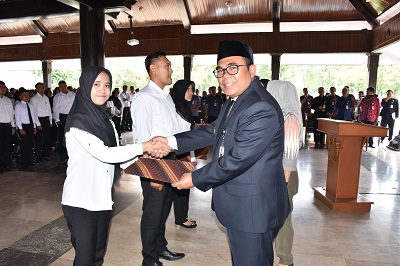 Bupati Pekalongan Serahkan 374 Sk Cpns 2018 Pemerintah Provinsi Jawa Tengah