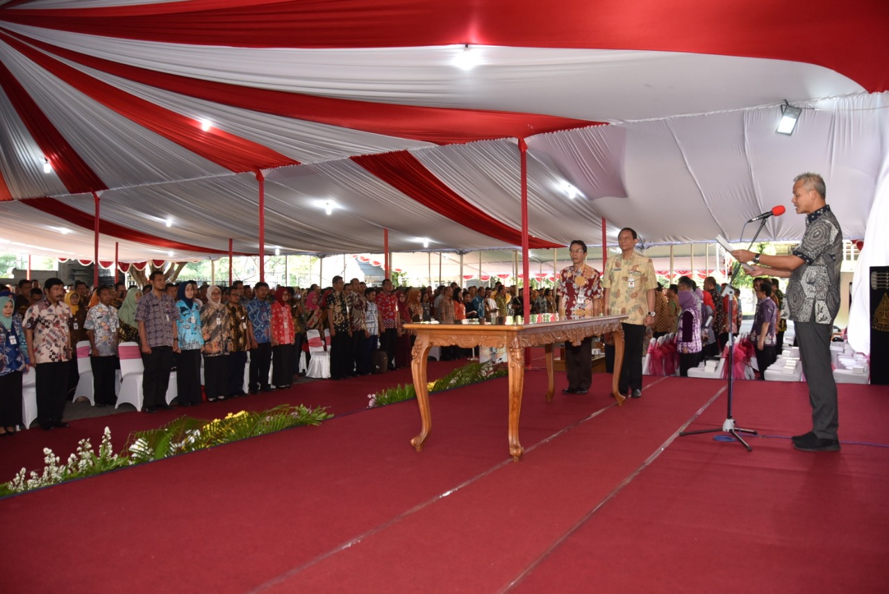 Lantik 628 Pejabat, Ganjar: Pegang Erat Pancasila