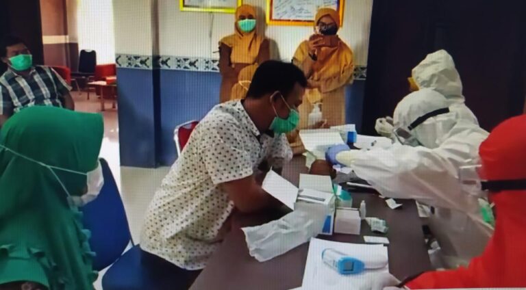 Jalani Rapid Test Seluruh Pegawai Puskesmas Sayung Ii Nonreaktif