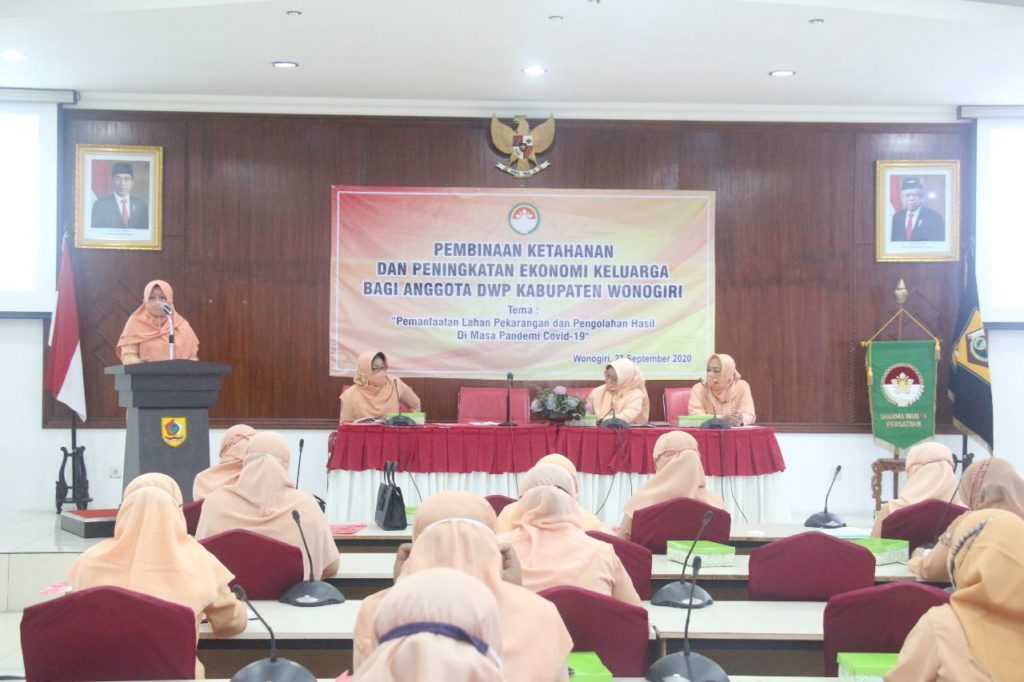 Anggota DWP Diminta Beri Contoh Pemanfaatan Pekarangan Pemerintah 