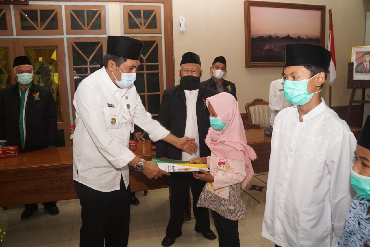 802 Anak Yatim Piatu Terima Santunan - Pemerintah Provinsi Jawa Tengah