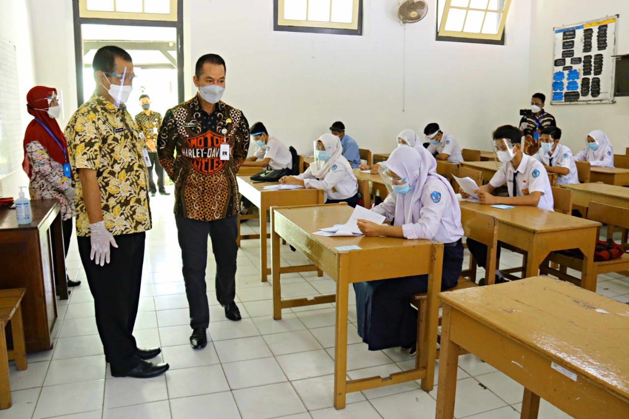 Bupati Kudus Pantau Ujian Tatap Muka