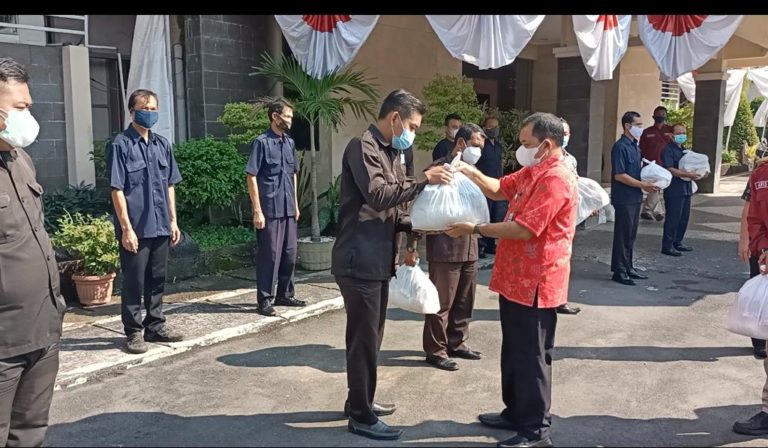 Puluhan Pegawai Non ASN Setda  Kabupaten Semarang Terima 