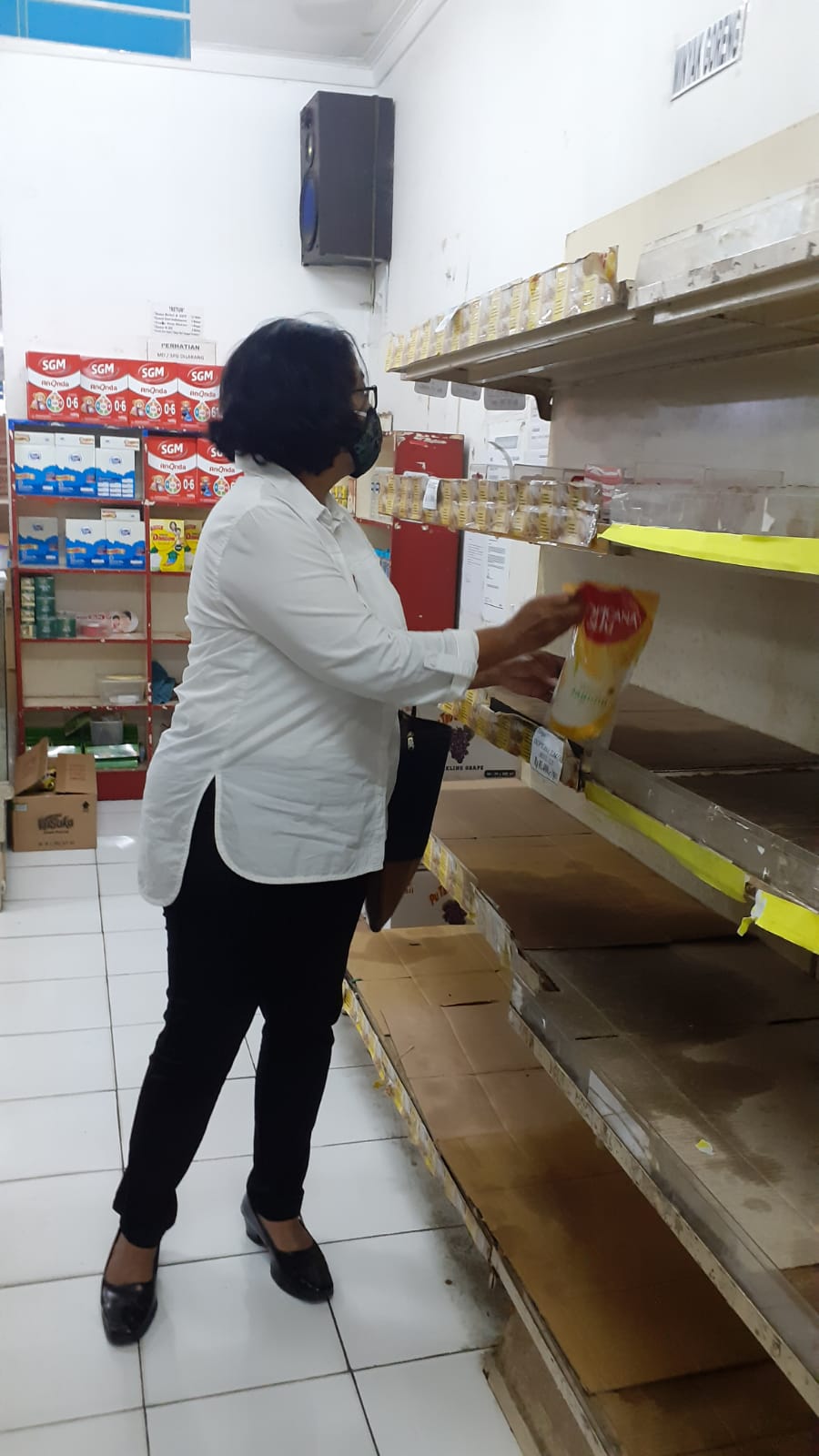 Sidak, Puluhan Karton Minyak Goreng Ditemukan di Gudang