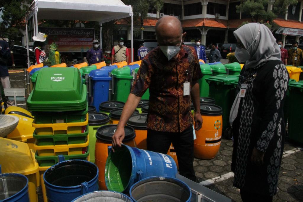 Dorong Persoalan Sampah Dari Kelompok Terkecil Pemerintah Provinsi