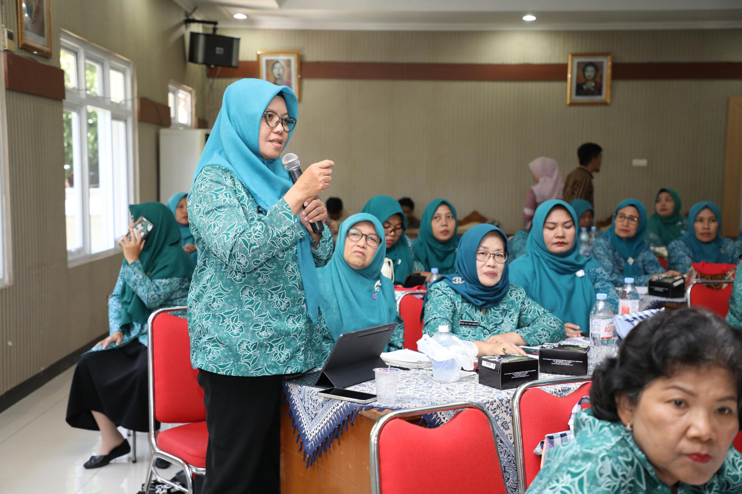 Keseruan Kader PKK Jateng Belajar Merancang Busana Ramah Lingkungan dari Kain Perca – Pemerintah Provinsi Jawa Tengah