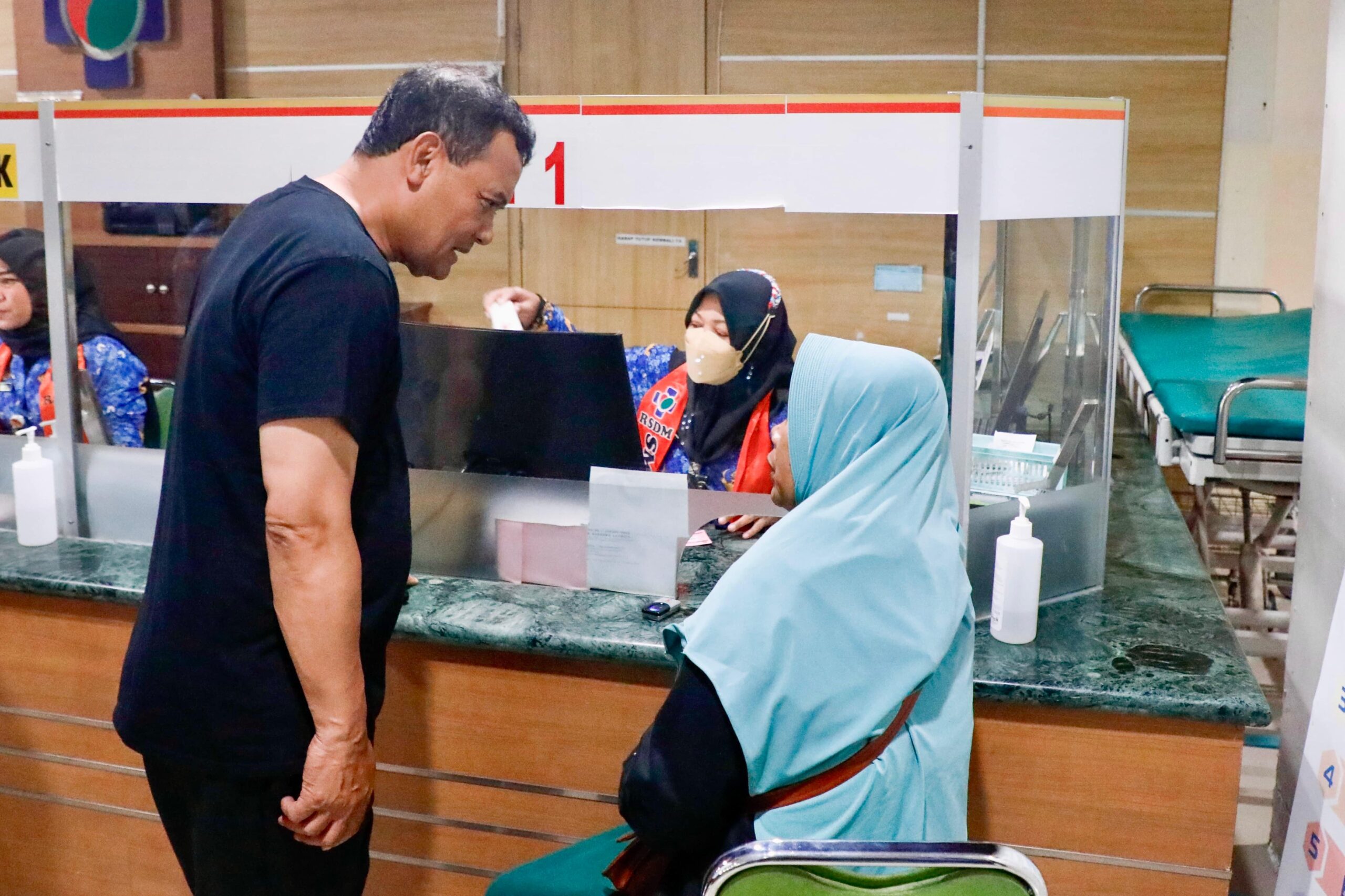 Gubernur Ahmad Luthfi Tegaskan, Rumah Sakit Pemprov Jateng Tak Boleh Tolak Pasien Dampak Penonaktifan PBI JK