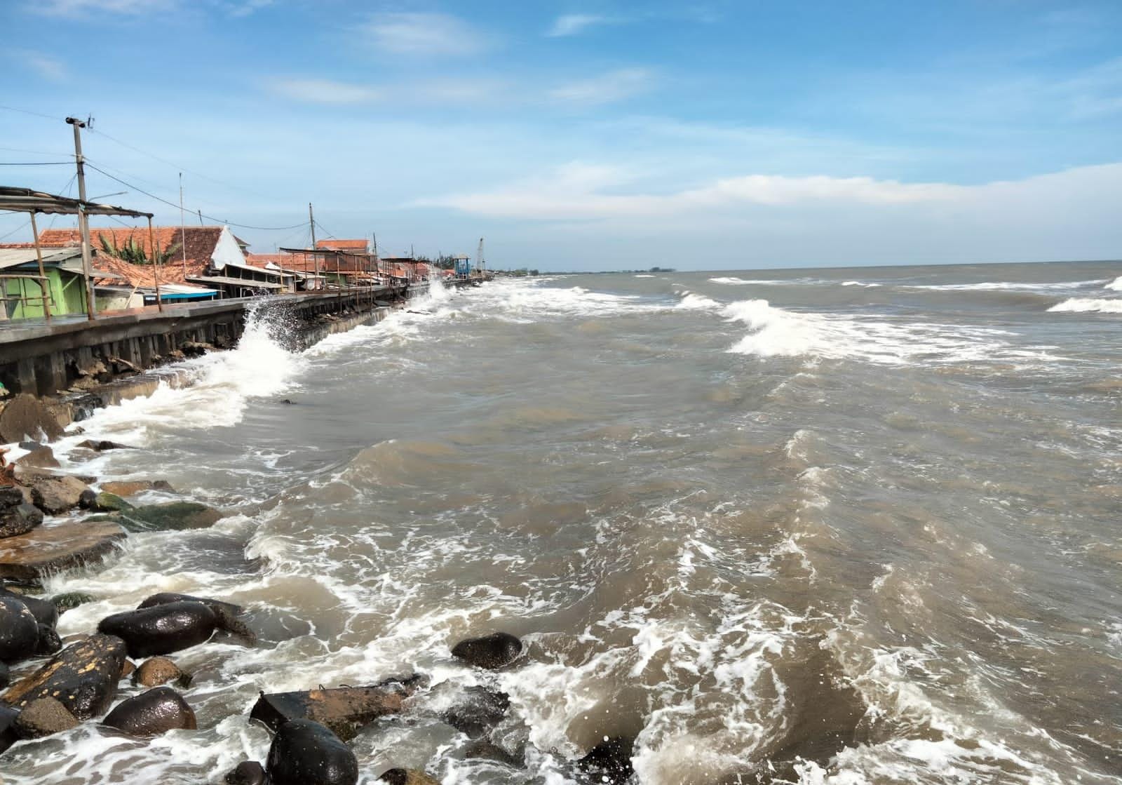 Warga Pesisir Diminta Waspadai Banjir Rob