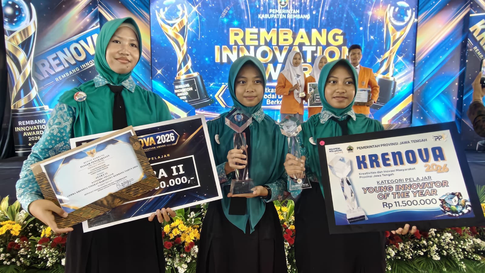 SMPN 1 Lasem Sabet Juara Krenova Jateng Lewat Teknologi Daur Ulang Malam Batik Berbasis IoT