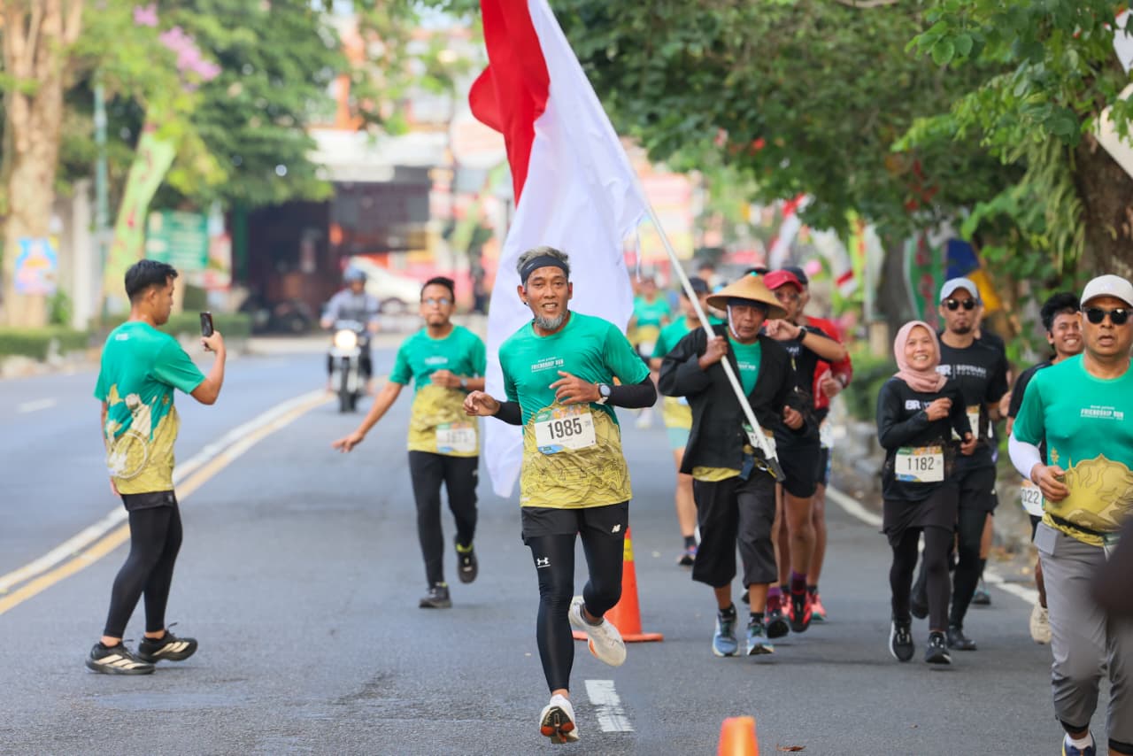 Penutup HUT ke-81 Jateng, Ribuan Orang Meriahkan Lari 5K, Kuliner Gratis, hingga Gerakan Pangan Murah