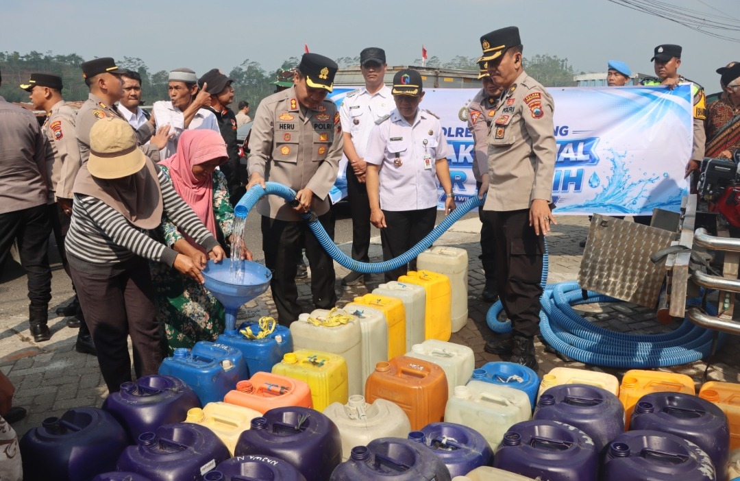 Warga Ngoho Terima 60 Ribu Liter Air Bersih