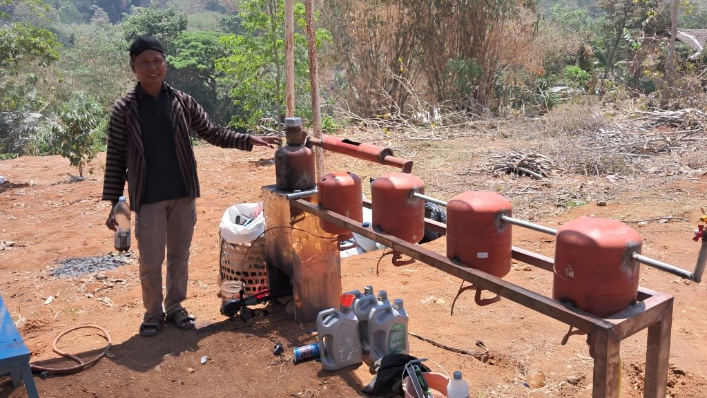 Dari Kegelisahan Sampah, Sugiyono Ubah Plastik Jadi Energi Alternatif