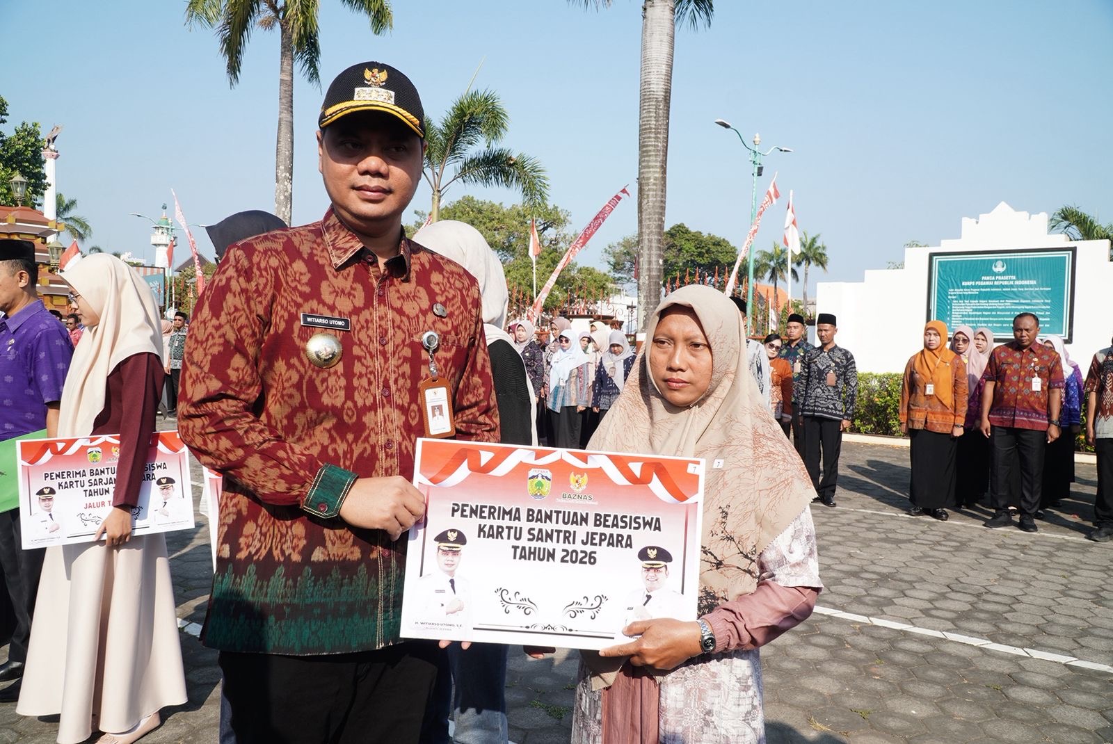 Dorong Generasi Muda Raih Pendidikan Tinggi, Pemkab Jepara Salurkan Kartu Sarjana